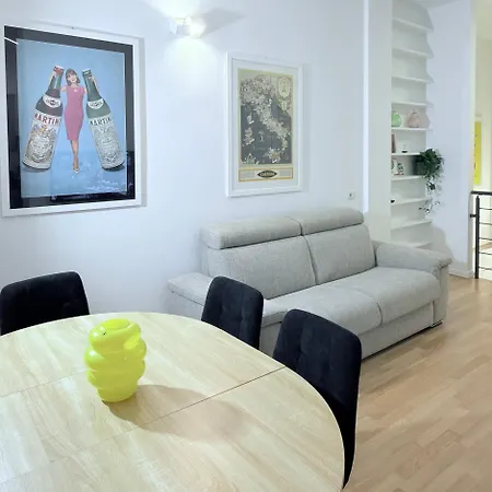 Chic Loft Porta Venezia Daire *